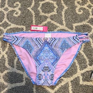 Purple patterned bikini bottoms